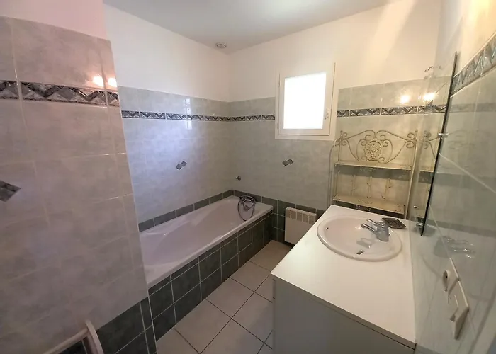 Villa Saint Palais Sur - Maison Proche - 5 Min A Pied Du Supermarche *