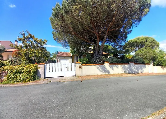 Villa Saint Palais Sur - Maison Proche - 5 Min A Pied Du Supermarche *